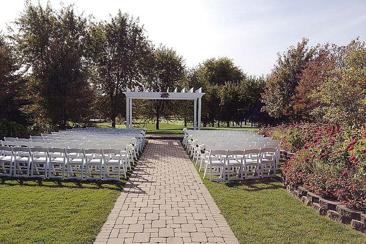 arrowhead-golf-club-outdoor-wedding-setup
