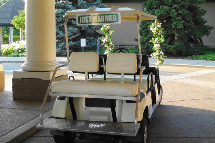 Boulder Ridge Country Club Golf Cart