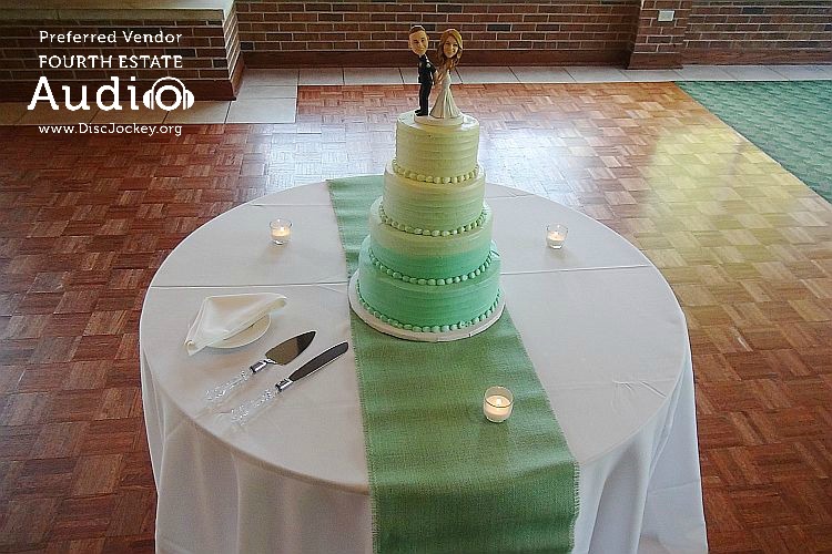 cantigny-park-wedding-cake