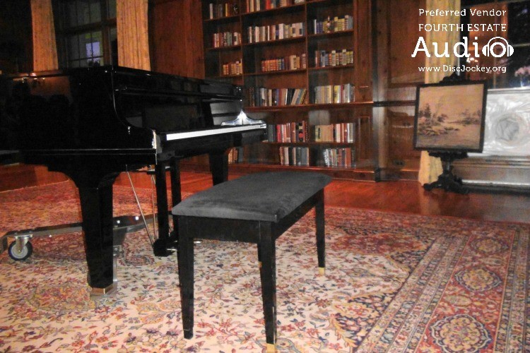 Royal Fox Country Club Piano