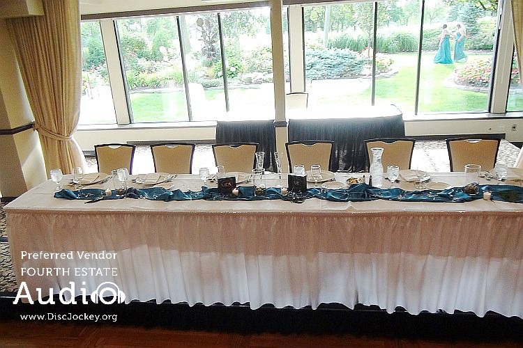 silver-lake-country-club-wedding-party-table-1