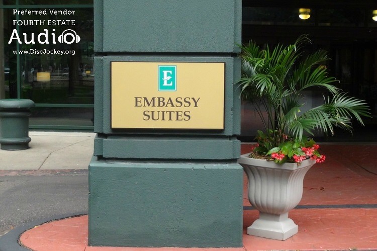 Embassy Suites O'Hare Sign