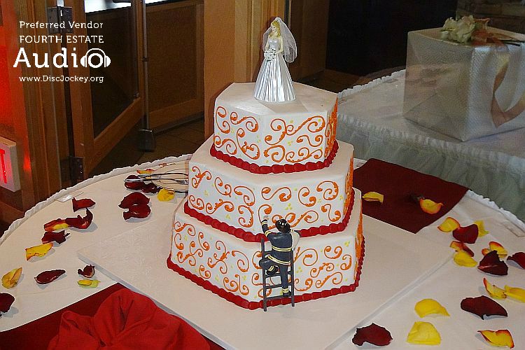 Four Rivers Education Center Wedding Cake
