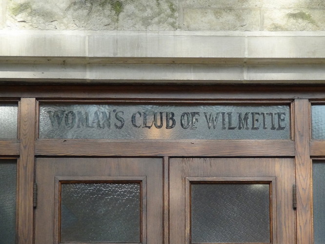 Woman's Club of Wilmette Sign