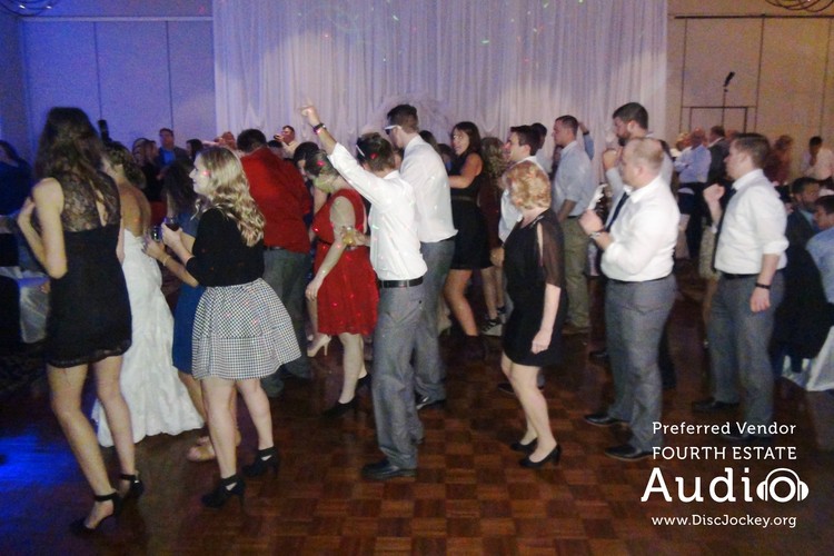 chicago-wedding-dj-tuscany-falls