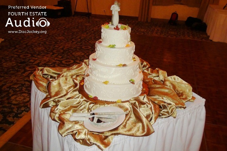 River Forest Country Club Wedding Cake